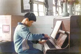 从搬运工到钢琴调律师：黑白琴键上的多彩人生图片