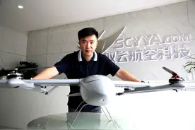 带领硕博军团研发无人机：85后工程师和他的团队驾驭“云朵”图片