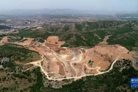 修复废弃矿山 改善生态环境图片