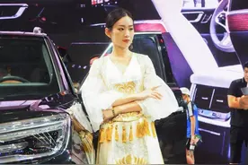 周末齐鲁车展，中国风车模优雅婉约与众不同图片