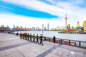 习主席给我们回过信丨“当好新时代‘霓虹灯下的哨兵’”图片