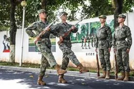穿上21式夏作训服的你，真帅图片