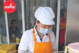 上海爷叔菜场卖生煎26年日销5千只图片