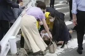 安倍遇袭疑云：致力于提升自卫队地位的前首相，倒在了前军官的枪口下图片