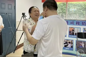 大四男生不堪丧父打击阶段性失忆，沈阳拾荒15年后与母亲团聚图片