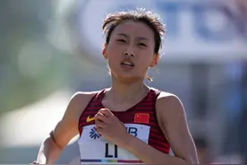 田径世锦赛：女子马拉松决赛中国选手李芷萱获第22名图片