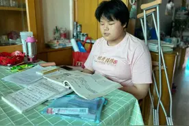 “折翼”女孩中考770分考进烟台一中，在爱里长大让她更坚韧图片