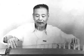 临清走出的古筝演奏家金灼南，他编创的乐曲每天陪伴天气预报播出图片
