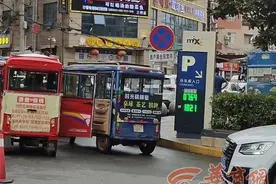 小8跑街｜西安市民投诉多次 三桥地铁站外揽客电动三轮仍扎堆图片
