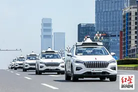 百度“萝卜快跑”正式落地成都高新区图片