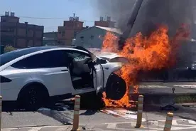 林志颖开特斯拉出车祸多处骨折！该品牌车辆曾现数起起火事件图片
