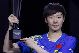 （体育）乒乓球——WTT冠军赛布达佩斯站：王曼昱夺得女单冠军图片
