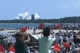 问天舱携国内最大太阳翼飞天，单翼可提供9千瓦电能图片
