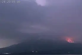 日本樱岛火山喷发，警戒级别升至最高级图片