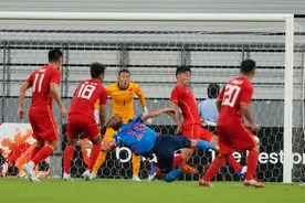 东亚杯｜国足选拔队0比0逼平日本队，森保一被逼换上三大进攻主力图片
