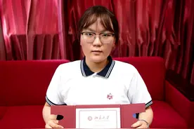 轮椅女孩王馨瑶：用乐观和勤奋敲开北大校门图片