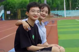 网红男孩钟美美考上重点高中，突击三个月从中游变尖子生图片