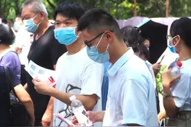 周末千佛山相亲大会单身美女帅哥如云，你还等什么，速来脱单吧图片