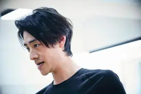 演员郑云龙：热闹与孤独就在一线之间图片