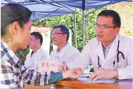 “医”心挽救生命 不负白衣荣光图片