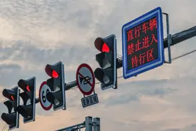 广大驾驶员，遇到“直行待行”你会走吗？来看科普→图片