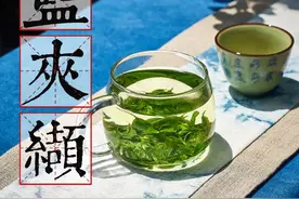 雕花夹布浸 蓝白相与间图片