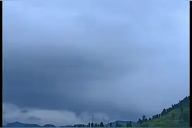 一缕秋光清韵，一抹岁月流光，风来听风，雨来听雨图片