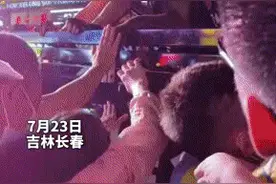 明面上威风凛凛搜救缉毒，背地里却是撒娇的小可爱……网友：爱了爱了图片