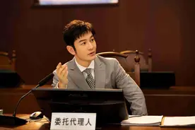 新剧《玫瑰之战》热播，黄晓明感慨：40岁之前的自己特别傻图片