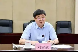 他是广西今年落马“首虎”被指寡廉鲜耻道德败坏 搞钱色交易 中纪委发文痛批图片