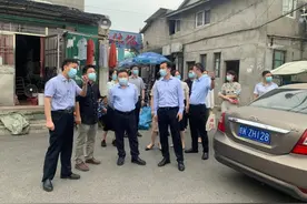 市住房城乡建设管理委主任姚凯带队赴宝山区调研“城中村”改造民心工程推进情况图片