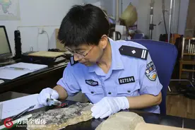 一家人接二连三出事，家里的狗也死了……他从“测谎仪”里看出了蹊跷图片