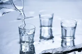 主播双十一卖白酒，京东旗舰店成了比价工具图片