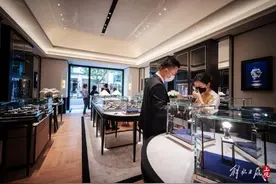 上海牌手表南京西路开出旗舰店，38万元一只的立体陀飞轮腕表是“工艺担当”图片