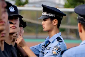 速看！直击山东警察学院新生军训现场图片