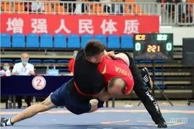 力量与技巧的角逐 且看民族式摔跤运动员如何大显身手图片