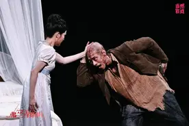 中文版《弗兰肯斯坦》昨起“回归”上海连演12场，本轮袁弘郑云龙首度搭档图片