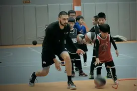 生活在中国：来自塞尔维亚，他在洛阳做篮球教练视频封面
