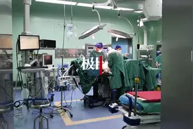 “谢谢你拼尽全力，用父爱撑起我的完整人生”！为救养子河南五旬养父毅然捐出一个肾图片