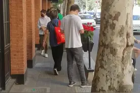 上海将不再全面禁止路边摊 市民：诱惑太大 别设置在夜跑路线上图片