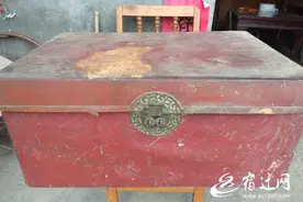 四代人的陪嫁箱子图片