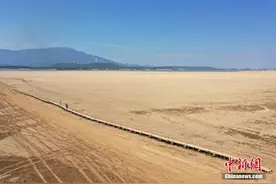 长江流域多地持续干旱已超70天 中国雨带北移了吗？图片