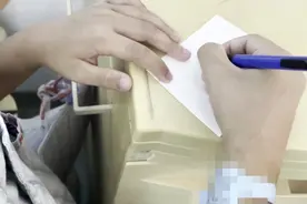 视力骤降至几乎失明！孩子出现这个症状，家长要当心图片