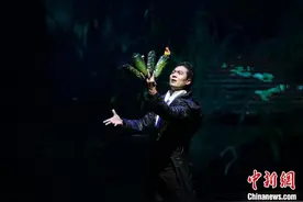 传统技艺创新演绎 中国杂技团《技惊四座》在京上演图片