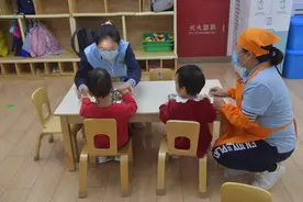 北京的幼儿园托班什么样？有“托”更有“育”，老师更需耐心图片