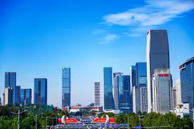 闪电评论丨在非凡十年的壮美画卷中一起向未来图片