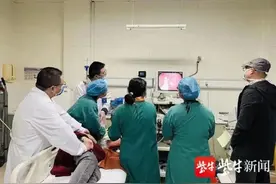 惊险！10岁男孩吞下近百颗黄豆大的钢珠图片