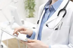 男子生病疼痛难忍，医生让喝可乐一星期，真的治好了图片