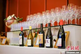 宁夏贺兰山东麓葡萄酒组团亮相联合国日活动图片