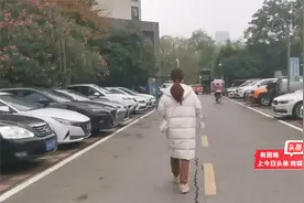 晨意帮忙丨25岁女孩和男友因房产证署名取消婚约，要求退还婚纱照费用遭拒？商家回应图片